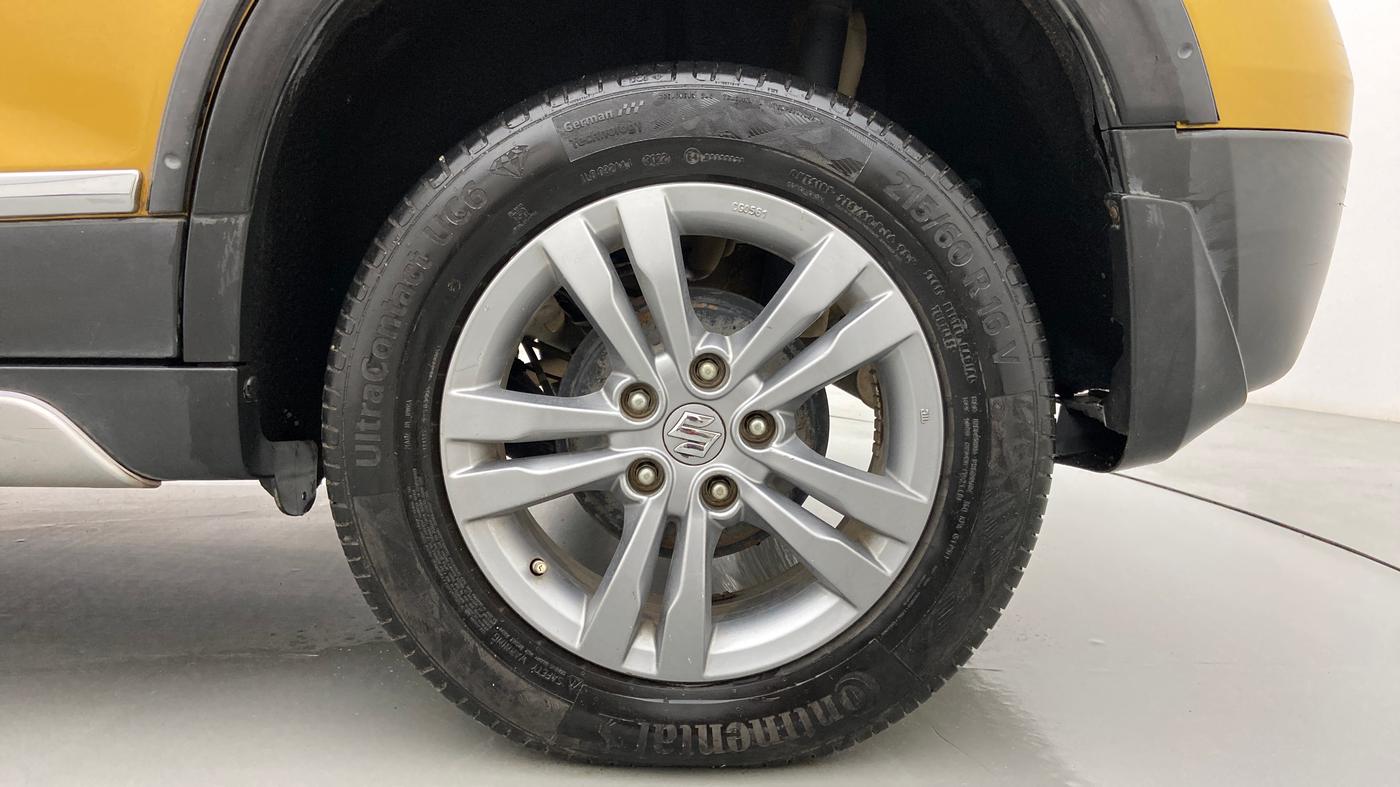 2017 Maruti Vitara Brezza ZDI PLUS, Diesel, Manual, 1,21,351 km, Left Rear Wheel