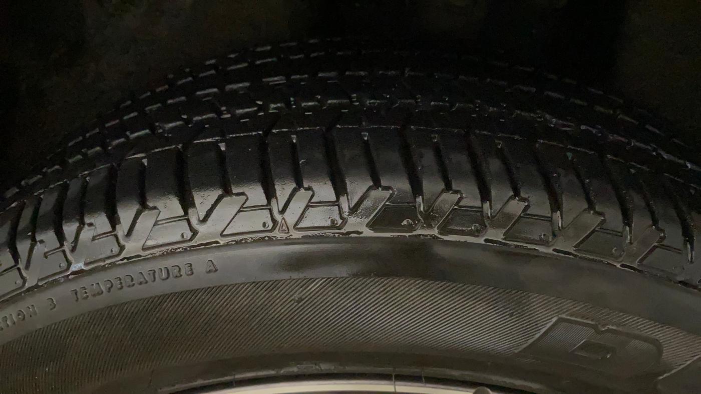 2023 Jeep MERIDIAN LIMITED PLUS 4X2 AT, Diesel, Automatic, 30,978 km, Left Rear Tyre Tread