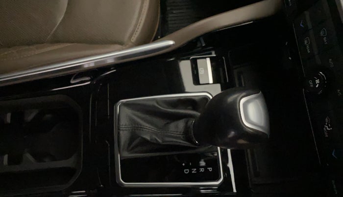 2023 Jeep MERIDIAN LIMITED PLUS 4X2 AT, Diesel, Automatic, 30,938 km, Gear Lever