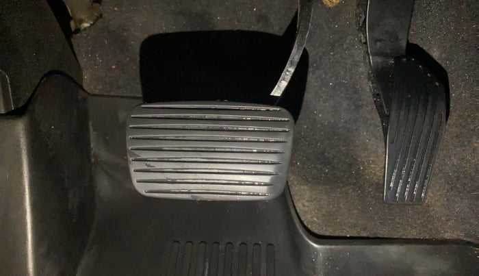 2023 Jeep MERIDIAN LIMITED PLUS 4X2 AT, Diesel, Automatic, 30,938 km, Pedals