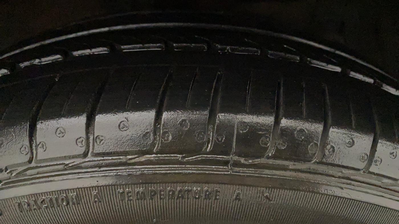 2017 Maruti Ciaz DELTA 1.4 MT PETROL, Petrol, Manual, 47,766 km, Right Front Tyre Tread