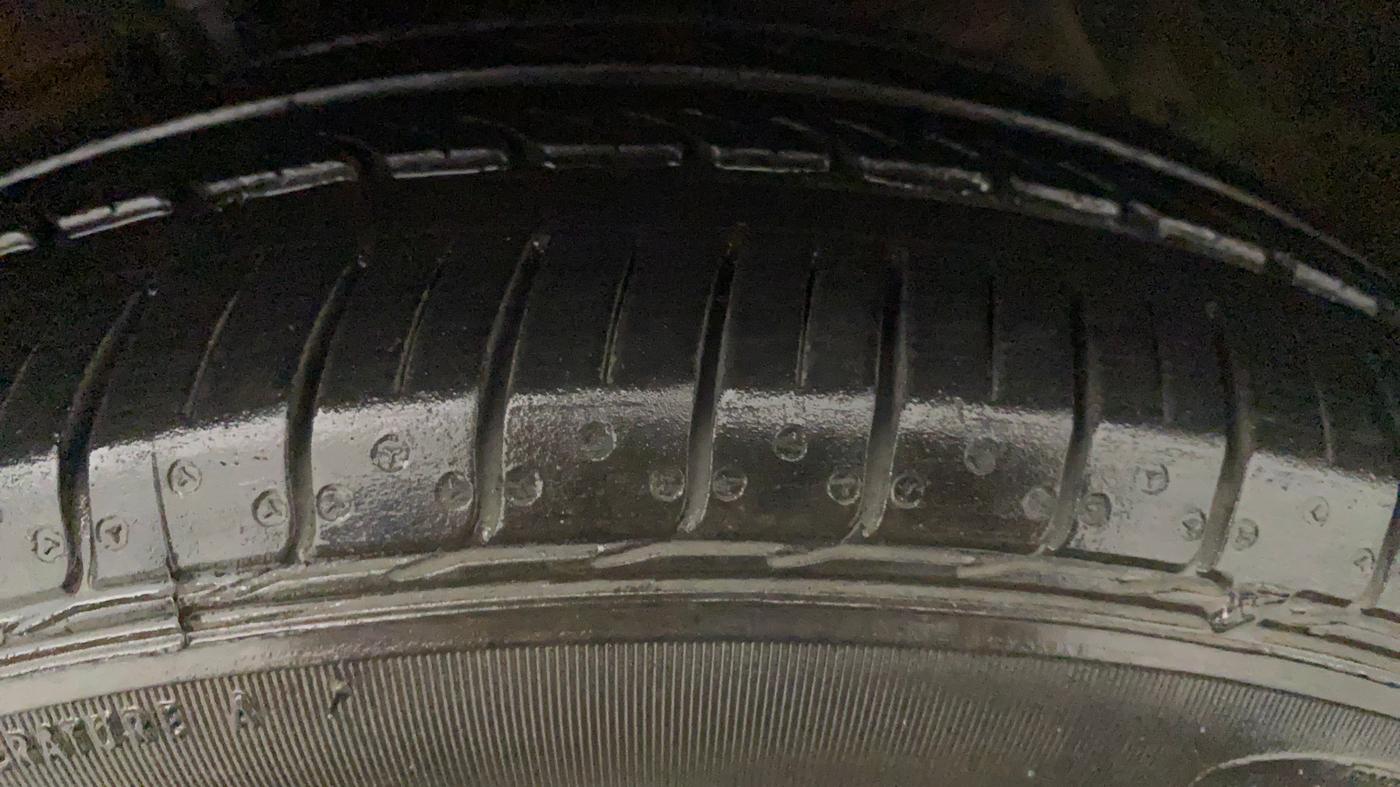 2017 Maruti Ciaz DELTA 1.4 MT PETROL, Petrol, Manual, 47,766 km, Left Front Tyre Tread