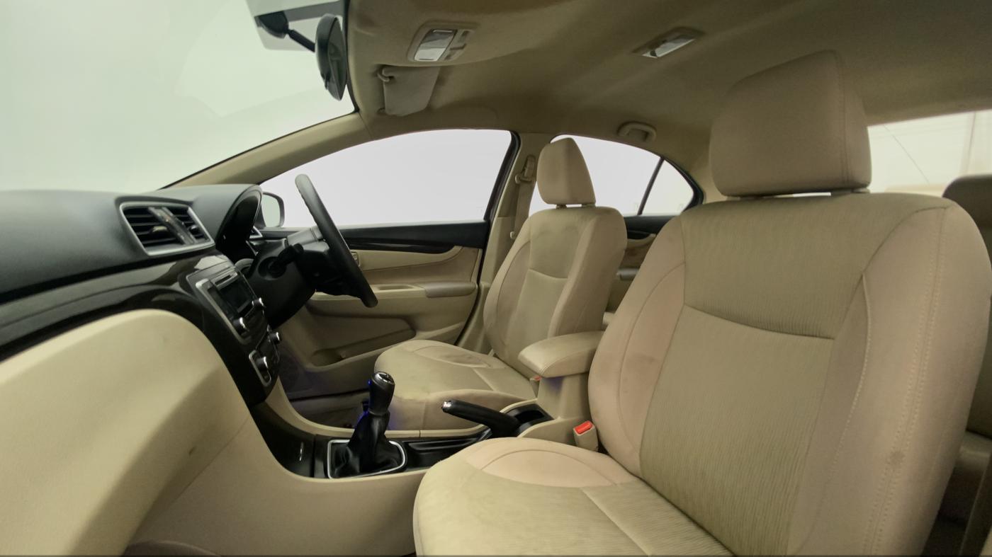 2017 Maruti Ciaz DELTA 1.4 MT PETROL, Petrol, Manual, 47,766 km, Right Side Front Door Cabin