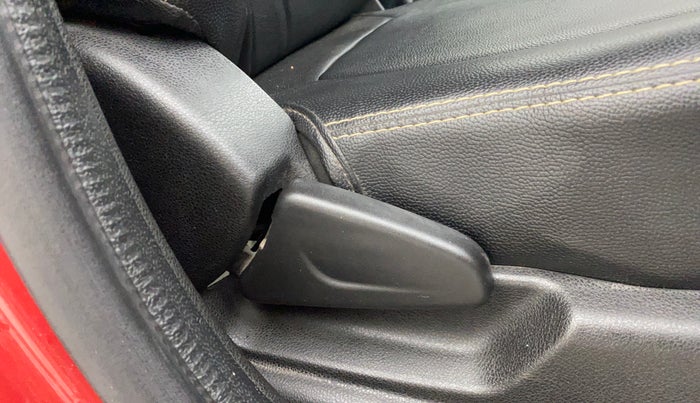 2018 Renault Kwid RXT 1.0, Petrol, Manual, 49,561 km, Driver Side Adjustment Panel