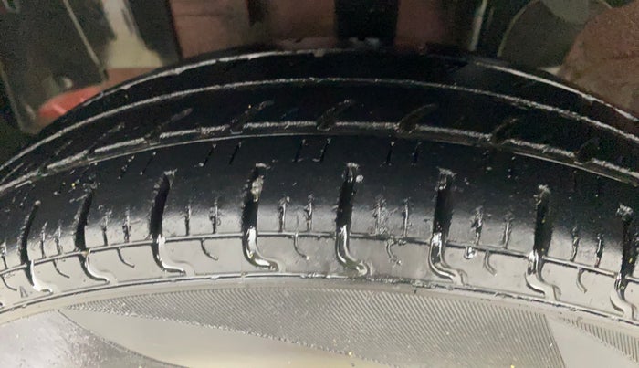 2018 Renault Kwid RXT 1.0, Petrol, Manual, 49,561 km, Left Front Tyre Tread