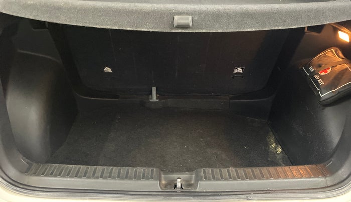 2023 Volkswagen TAIGUN COMFORTLINE 1.0 TSI MT, Petrol, Manual, 58,148 km, Boot Inside