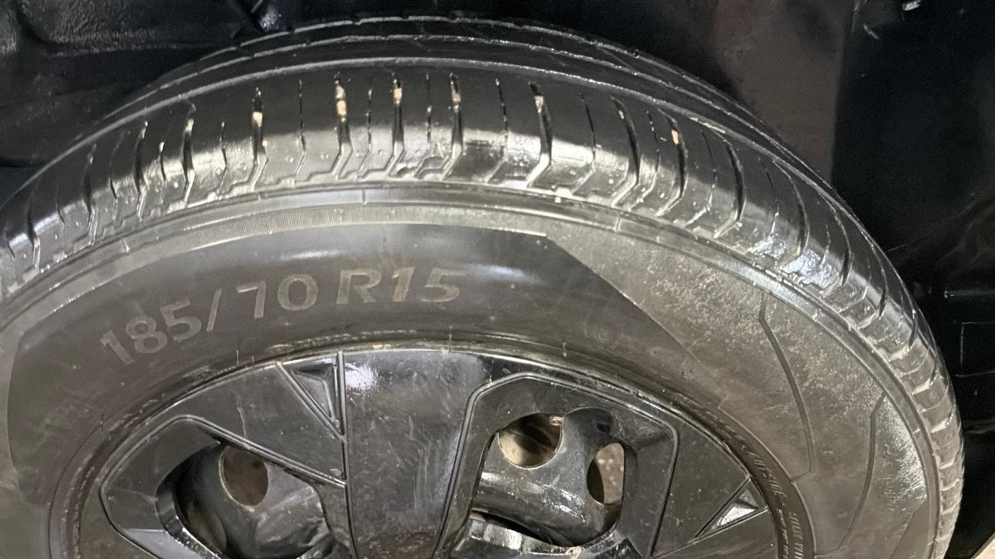 2022 Tata PUNCH ADVENTURE MT, Petrol, Manual, 33,801 km, Left Rear Tyre Tread