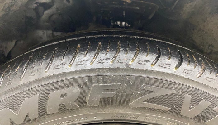 2014 Hyundai Verna FLUIDIC 1.6 VTVT EX, Petrol, Manual, 1,14,418 km, Left Front Tyre Tread