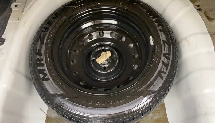 2014 Hyundai Verna FLUIDIC 1.6 VTVT EX, Petrol, Manual, 1,14,418 km, Spare Tyre