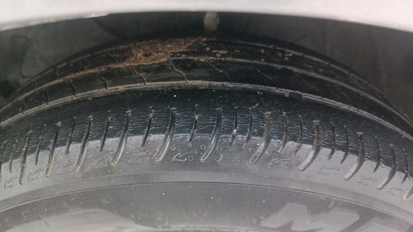 2021 Maruti Baleno DELTA PETROL 1.2, Petrol, Manual, 49,791 km, Left Front Tyre Tread
