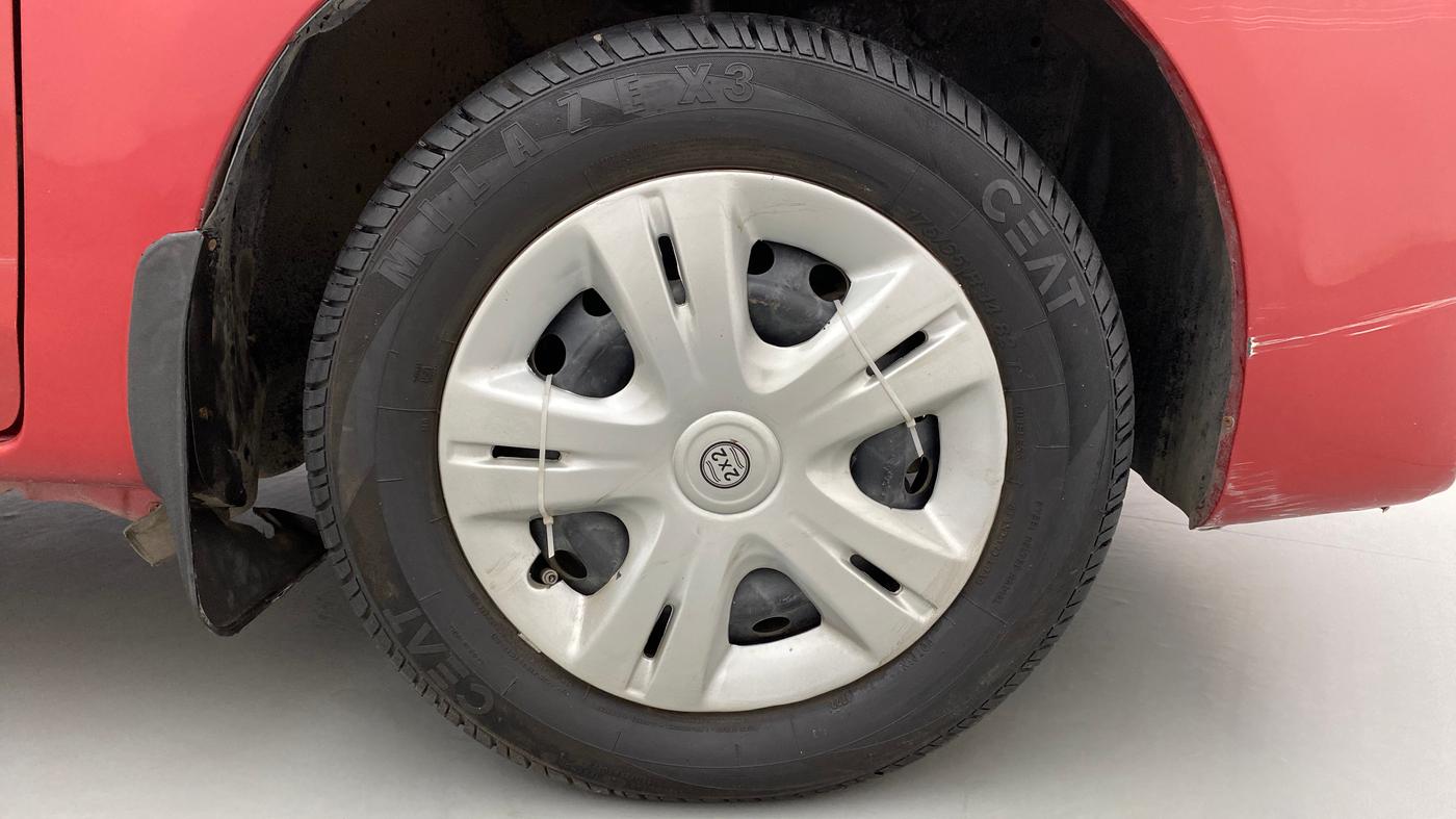 2012 Toyota Etios Liva G, Petrol, Manual, 85,065 km, Right Front Wheel