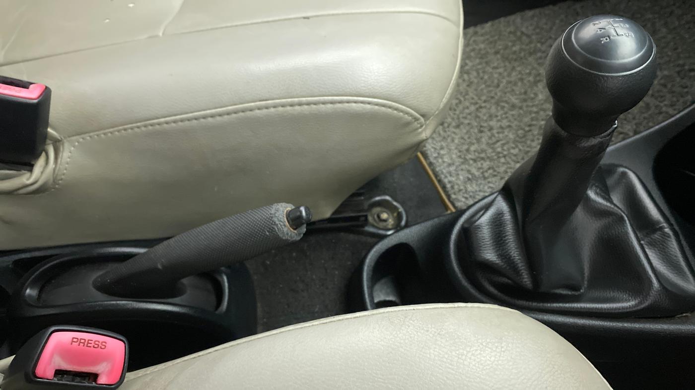 2012 Toyota Etios Liva G, Petrol, Manual, 85,065 km, Gear Lever