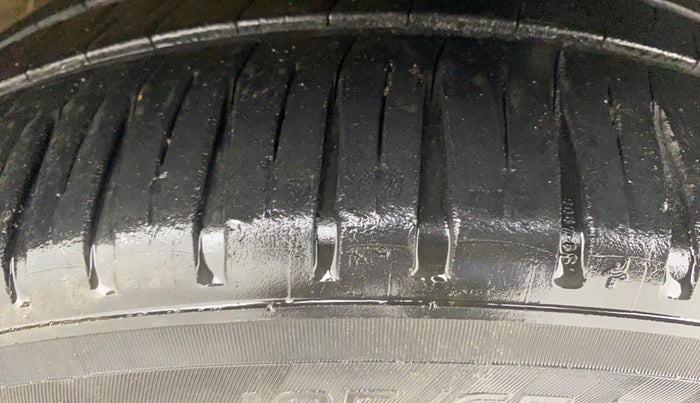 2022 Maruti Dzire ZXI AMT, Petrol, Automatic, 49,916 km, Right Front Tyre Tread