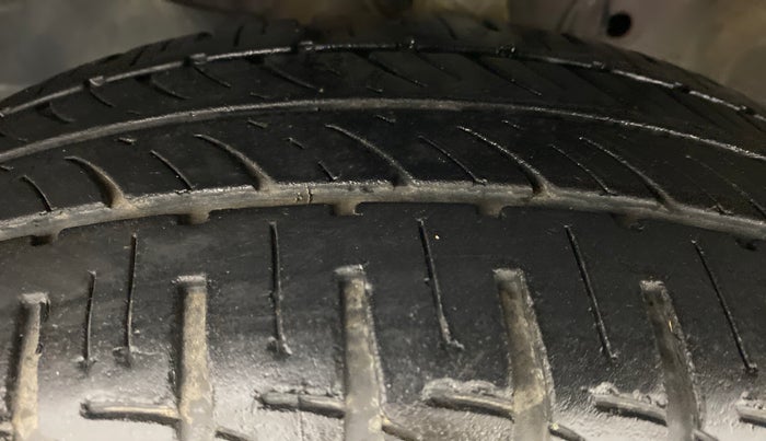 2017 Honda Jazz 1.2 V AT, Petrol, Automatic, 28,439 km, Left Front Tyre Tread