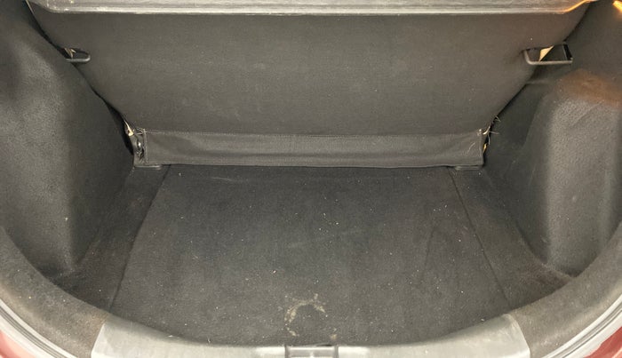 2017 Honda Jazz 1.2 V AT, Petrol, Automatic, 28,439 km, Boot Inside