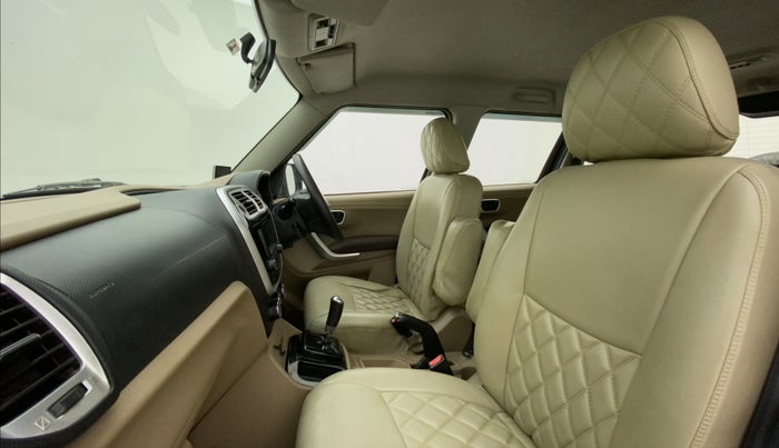 2016 Mahindra TUV300 T8 AT, Diesel, Automatic, 73,641 km, Right Side Front Door Cabin