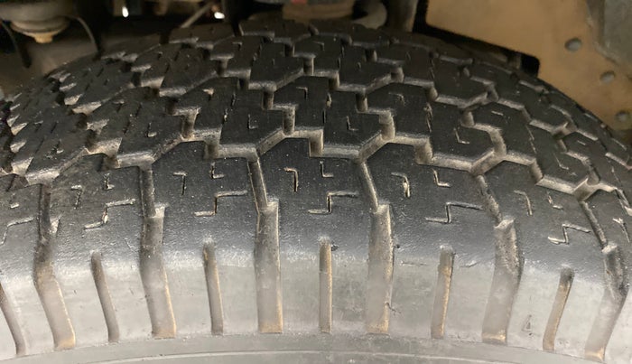 2016 Mahindra TUV300 T8 AT, Diesel, Automatic, 73,641 km, Left Front Tyre Tread