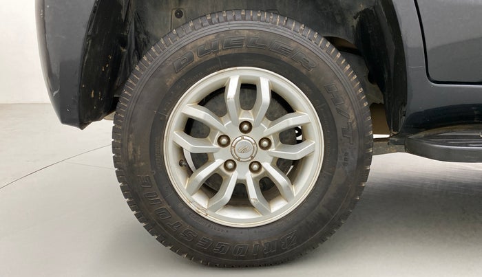 2016 Mahindra TUV300 T8 AT, Diesel, Automatic, 73,641 km, Right Rear Wheel