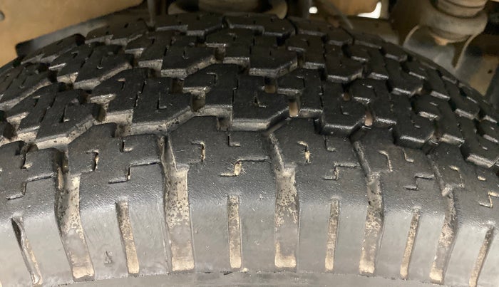 2016 Mahindra TUV300 T8 AT, Diesel, Automatic, 73,641 km, Right Front Tyre Tread