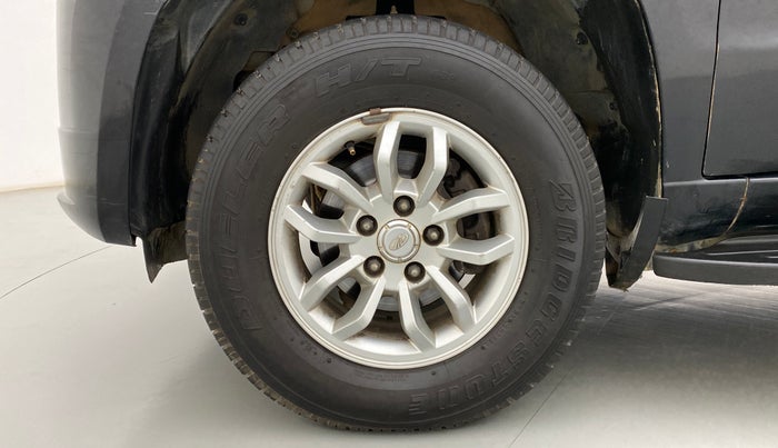 2016 Mahindra TUV300 T8 AT, Diesel, Automatic, 73,641 km, Left Front Wheel