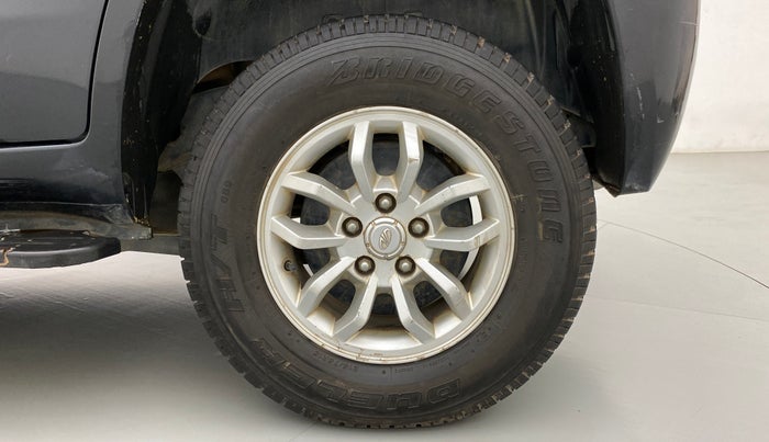 2016 Mahindra TUV300 T8 AT, Diesel, Automatic, 73,641 km, Left Rear Wheel