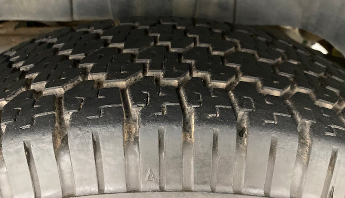 2016 Mahindra TUV300 T8 AT, Diesel, Automatic, 73,641 km, Left Rear Tyre Tread