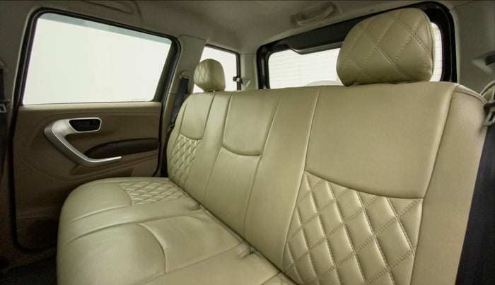 2016 Mahindra TUV300 T8 AT, Diesel, Automatic, 73,641 km, Right Side Rear Door Cabin