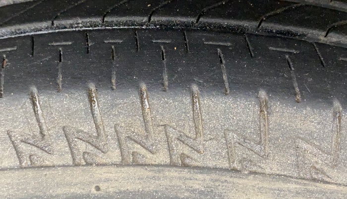 2020 Maruti Dzire VXI, Petrol, Manual, 78,789 km, Left Front Tyre Tread