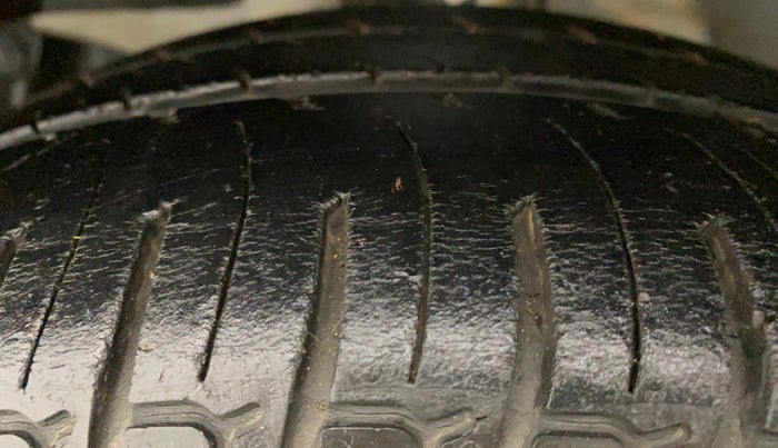 2015 Honda Brio 1.2 S MT I VTEC, Petrol, Manual, 57,354 km, Left Front Tyre Tread