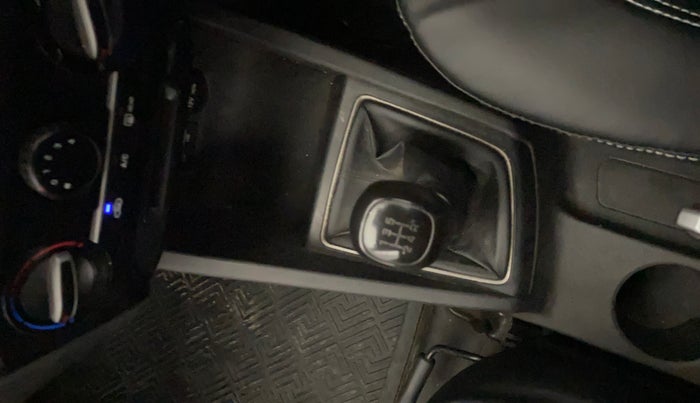 2018 Hyundai Elite i20 SPORTZ 1.2, Petrol, Manual, 90,378 km, Gear Lever