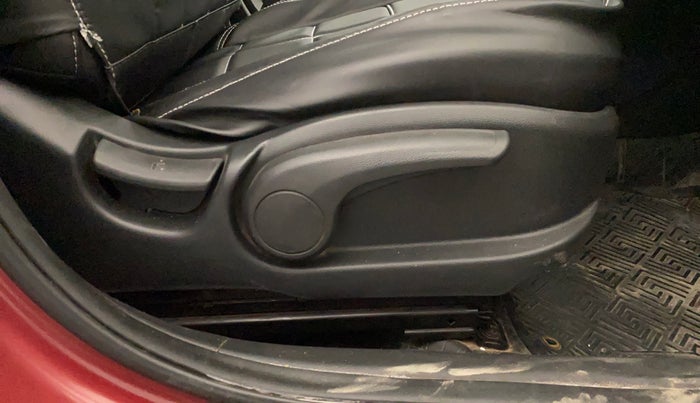 2018 Hyundai Elite i20 SPORTZ 1.2, Petrol, Manual, 90,378 km, Driver Side Adjustment Panel