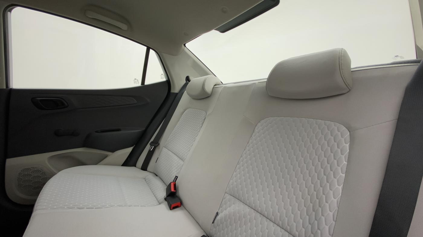 2021 Hyundai AURA E MT 1.2 KAPPA, Petrol, Manual, 1,369 km, Right Side Rear Door Cabin