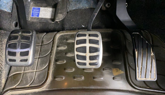 2016 Maruti S Cross ZETA 1.3, Diesel, Manual, 84,168 km, Pedals