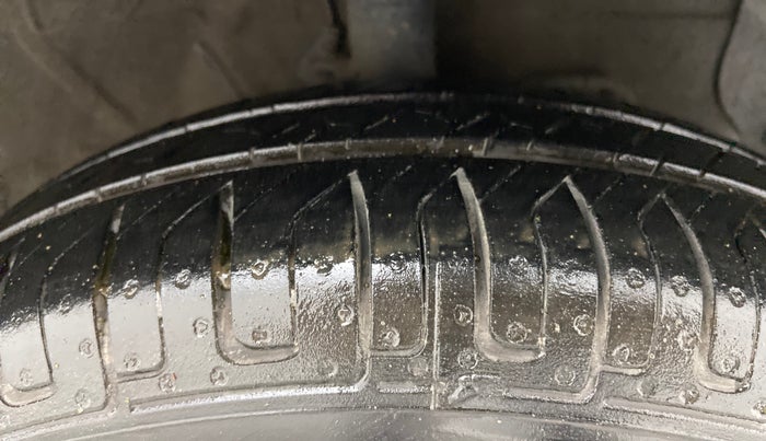 2019 Hyundai NEW SANTRO MAGNA AMT, Petrol, Automatic, 63,338 km, Right Front Tyre Tread
