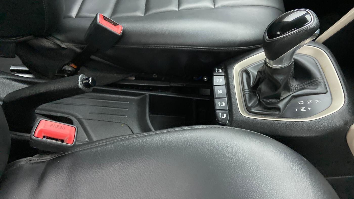 2019 Hyundai NEW SANTRO MAGNA AMT, Petrol, Automatic, 63,338 km, Gear Lever