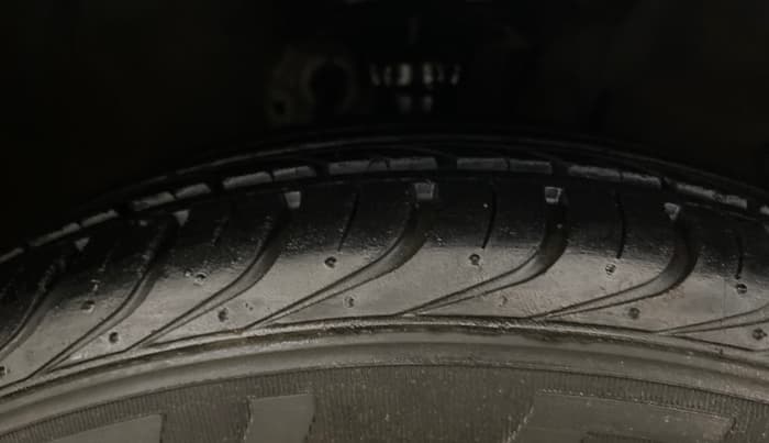2013 Hyundai i20 MAGNA (O) 1.2, Petrol, Manual, 36,911 km, Right Front Tyre Tread
