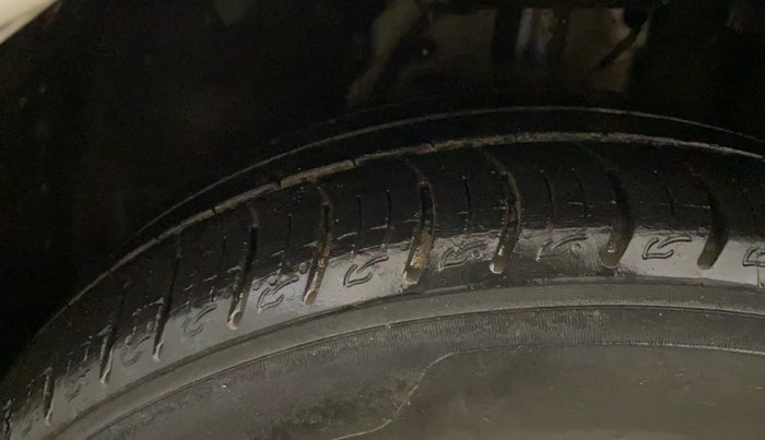 2022 Tata ALTROZ XM PLUS PETROL, Petrol, Manual, 33,960 km, Left Front Tyre Tread