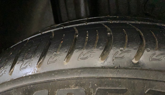 2022 Tata ALTROZ XM PLUS PETROL, Petrol, Manual, 33,960 km, Right Rear Tyre Tread