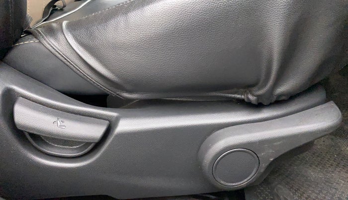 2015 Hyundai Grand i10 ASTA AT 1.2 KAPPA VTVT, Petrol, Automatic, 11,133 km, Driver Side Adjustment Panel