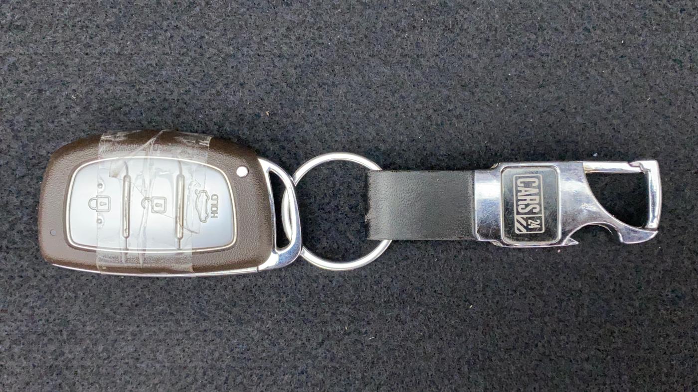 2015 Hyundai Grand i10 ASTA AT 1.2 KAPPA VTVT, Petrol, Automatic, 11,133 km, Key Close Up