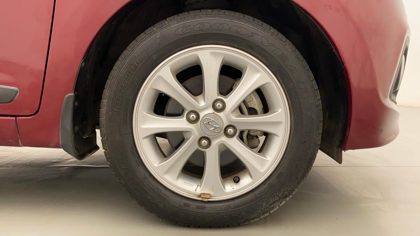 2015 Hyundai Grand i10 ASTA AT 1.2 KAPPA VTVT, Petrol, Automatic, 11,133 km, Right Front Wheel