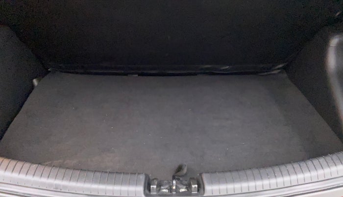 2015 Hyundai Grand i10 ASTA AT 1.2 KAPPA VTVT, Petrol, Automatic, 11,133 km, Boot Inside
