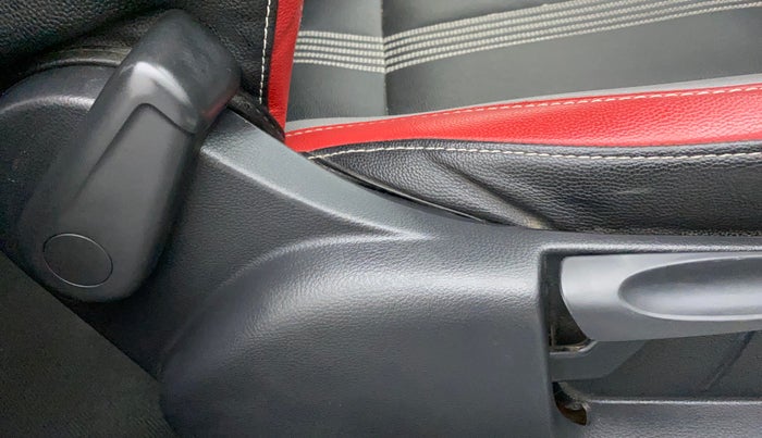 2019 Skoda Rapid STYLE 1.6 MPI AT, Petrol, Automatic, 54,489 km, Driver Side Adjustment Panel