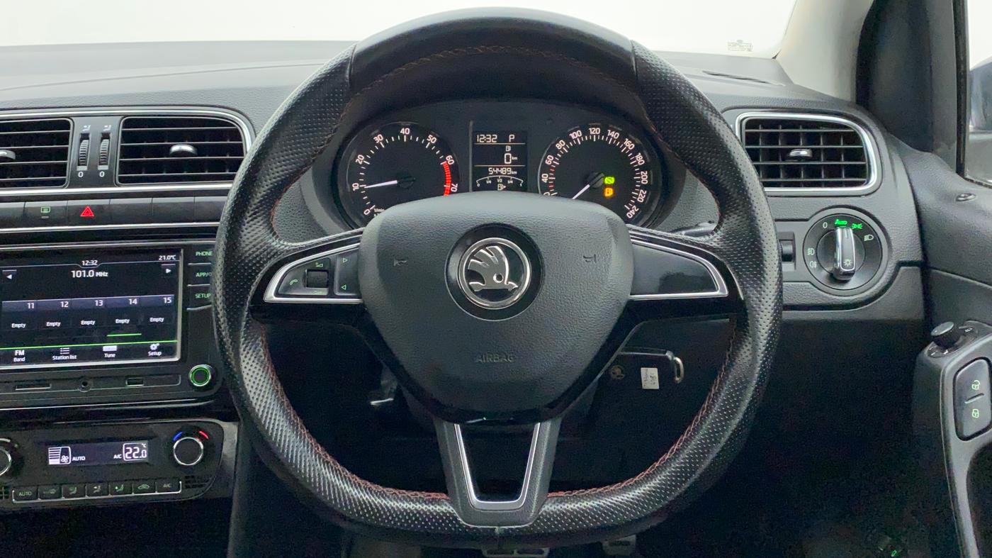 2019 Skoda Rapid STYLE 1.6 MPI AT, Petrol, Automatic, 54,489 km, Steering Wheel Close Up