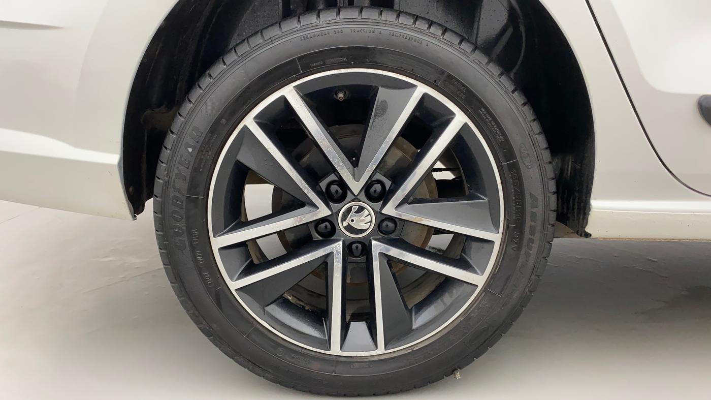 2019 Skoda Rapid STYLE 1.6 MPI AT, Petrol, Automatic, 54,489 km, Right Rear Wheel