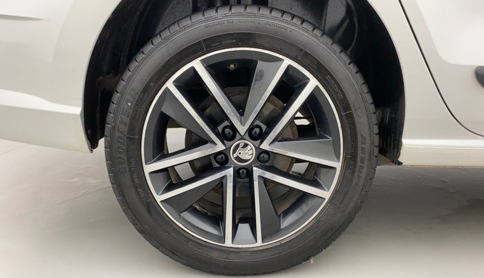 2019 Skoda Rapid STYLE 1.6 MPI AT, Petrol, Automatic, 54,489 km, Right Rear Wheel