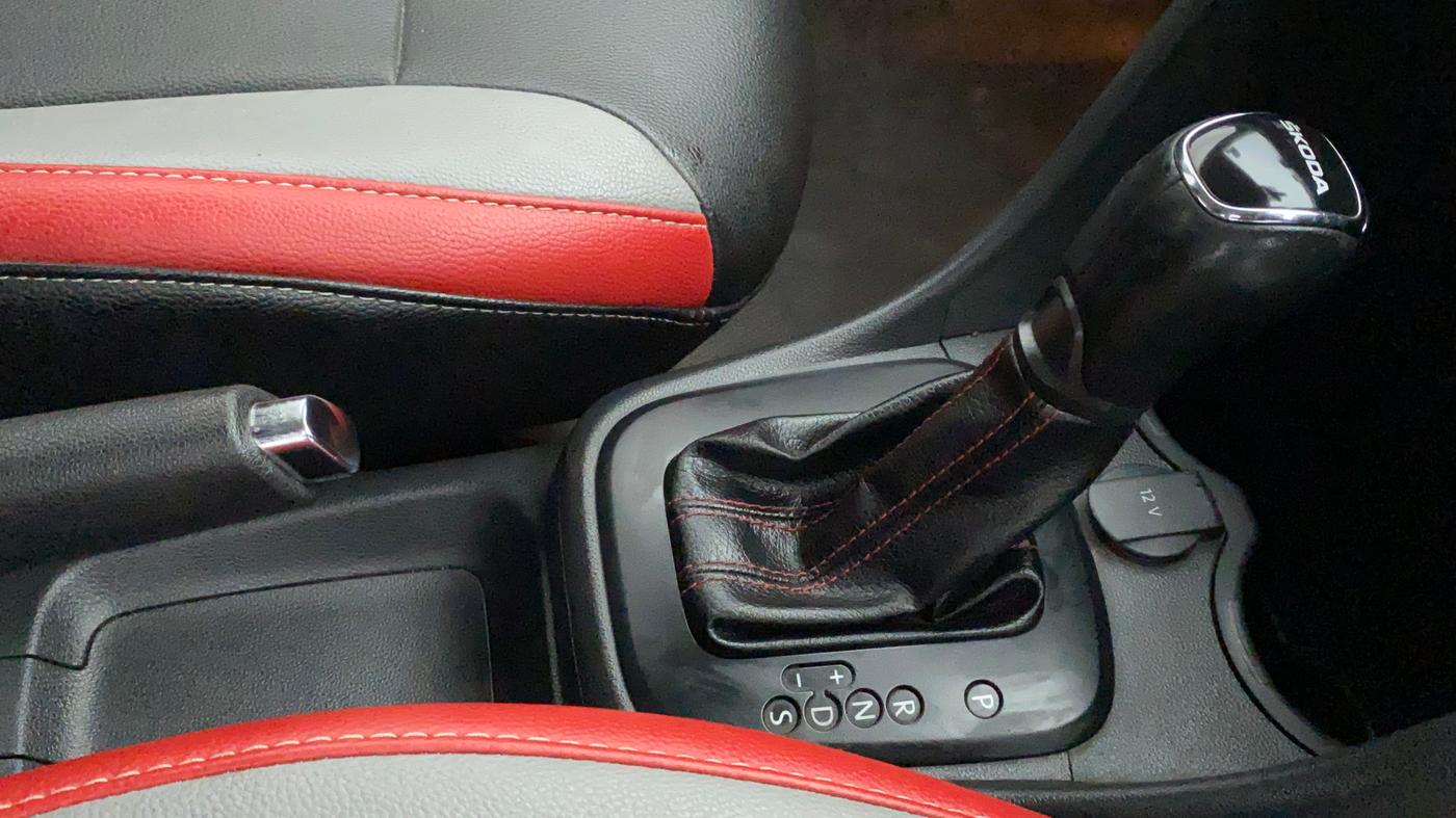 2019 Skoda Rapid STYLE 1.6 MPI AT, Petrol, Automatic, 54,489 km, Gear Lever