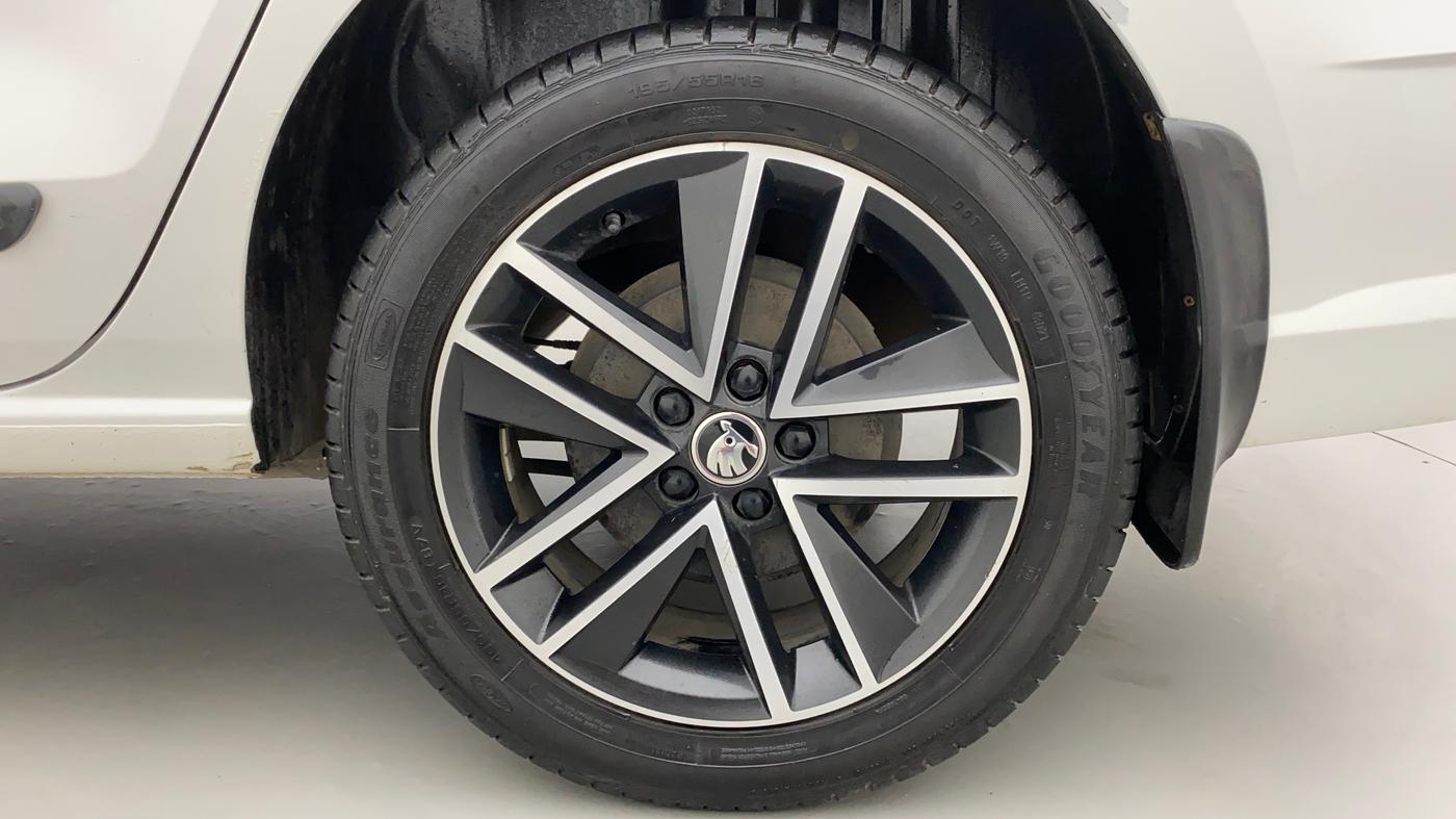 2019 Skoda Rapid STYLE 1.6 MPI AT, Petrol, Automatic, 54,489 km, Left Rear Wheel