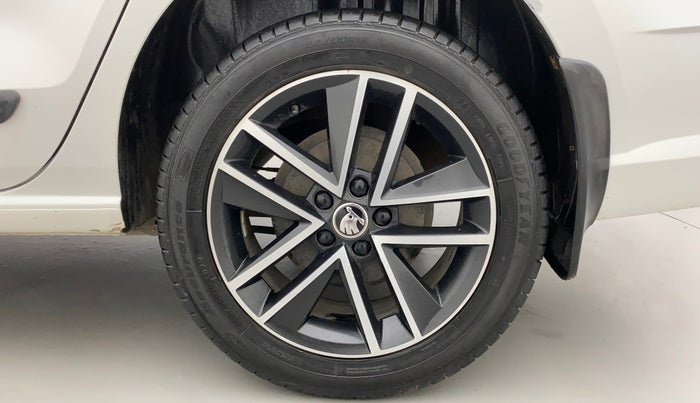 2019 Skoda Rapid STYLE 1.6 MPI AT, Petrol, Automatic, 54,489 km, Left Rear Wheel