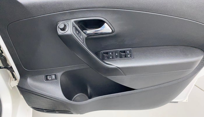 2019 Skoda Rapid STYLE 1.6 MPI AT, Petrol, Automatic, 54,489 km, Driver Side Door Panels Control